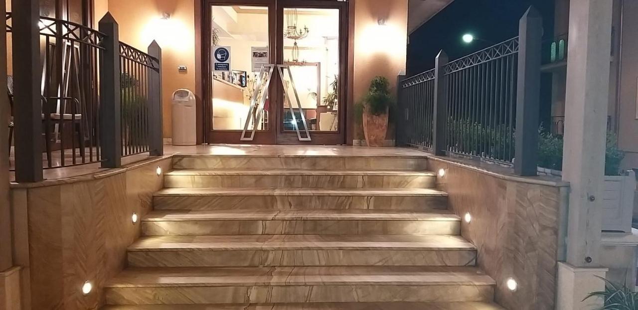 Hotel La Conca Вілла-Сан-Джованні Екстер'єр фото