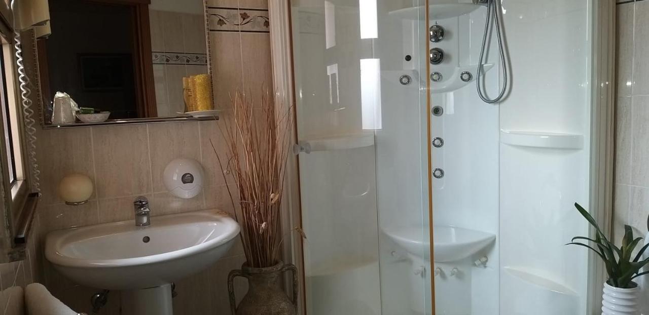 Hotel La Conca Вілла-Сан-Джованні Екстер'єр фото