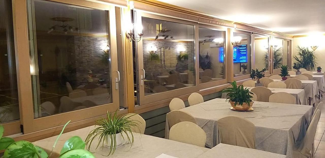 Hotel La Conca Вілла-Сан-Джованні Екстер'єр фото