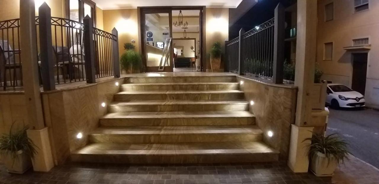 Hotel La Conca Вілла-Сан-Джованні Екстер'єр фото